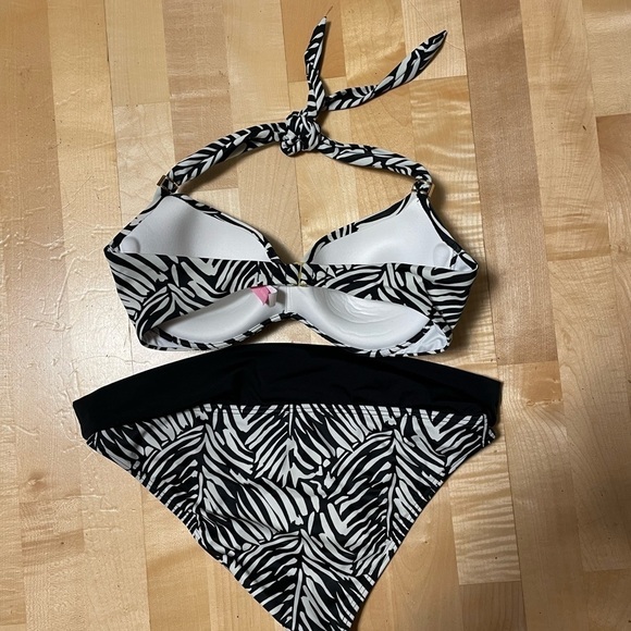 Victorias Secret Palm Leaf Print The Foldover Bikini Set - Picture 2 of 7